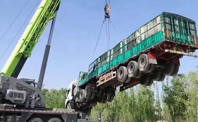 嫩江道路脱困救援案例